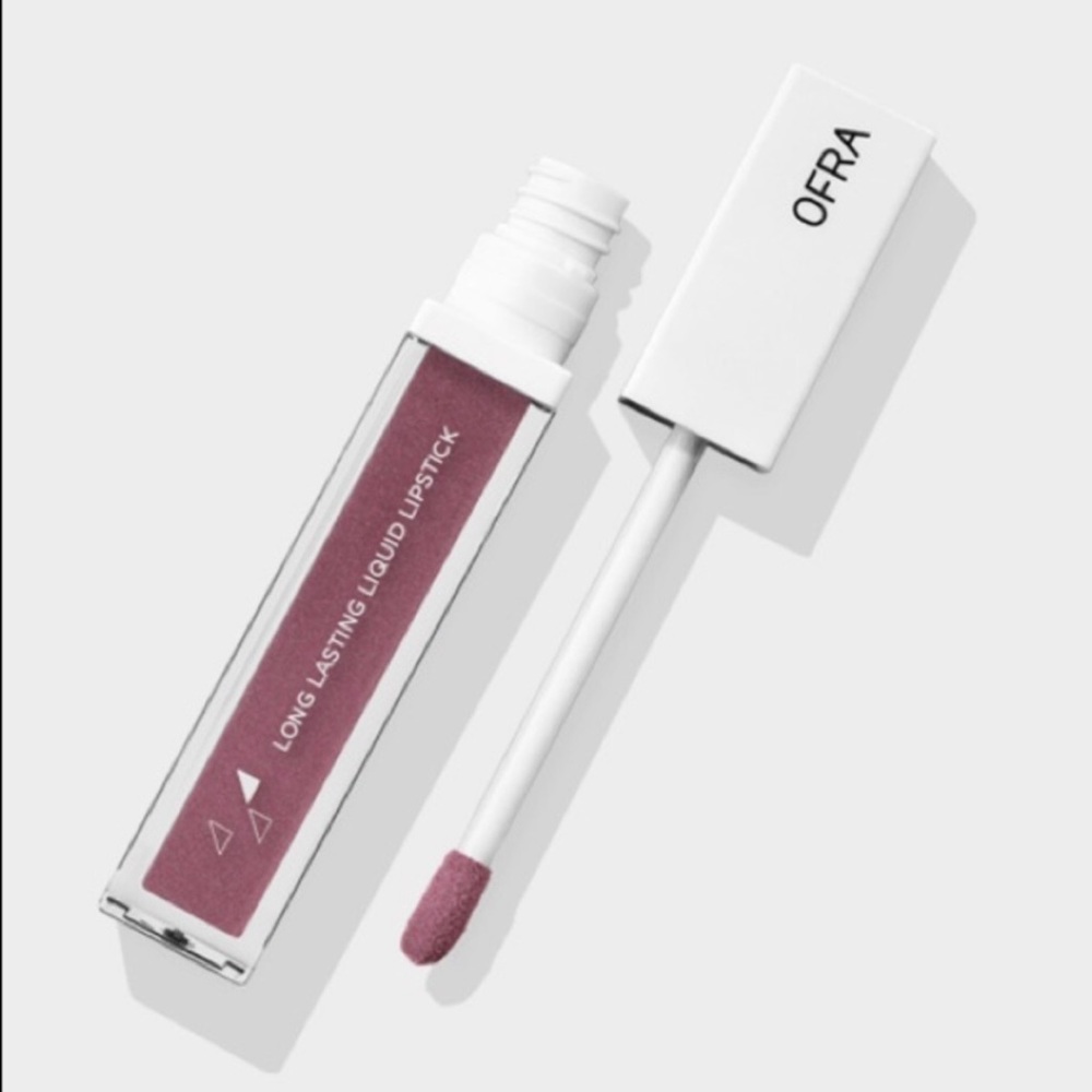 Long Lasting Liquid Lipstick in Monaco